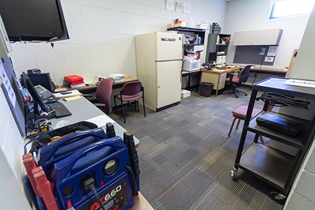 Automotive Program Faculty Office Suite (118)